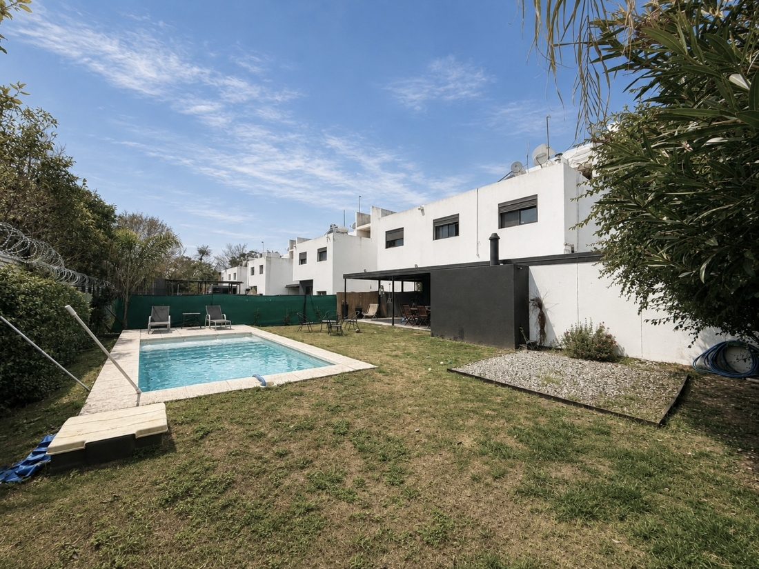 D�PLEX EN VENTA 4 DORMITORIOS VALLE ESCONDIDO ALTOS DEL BARRANCO